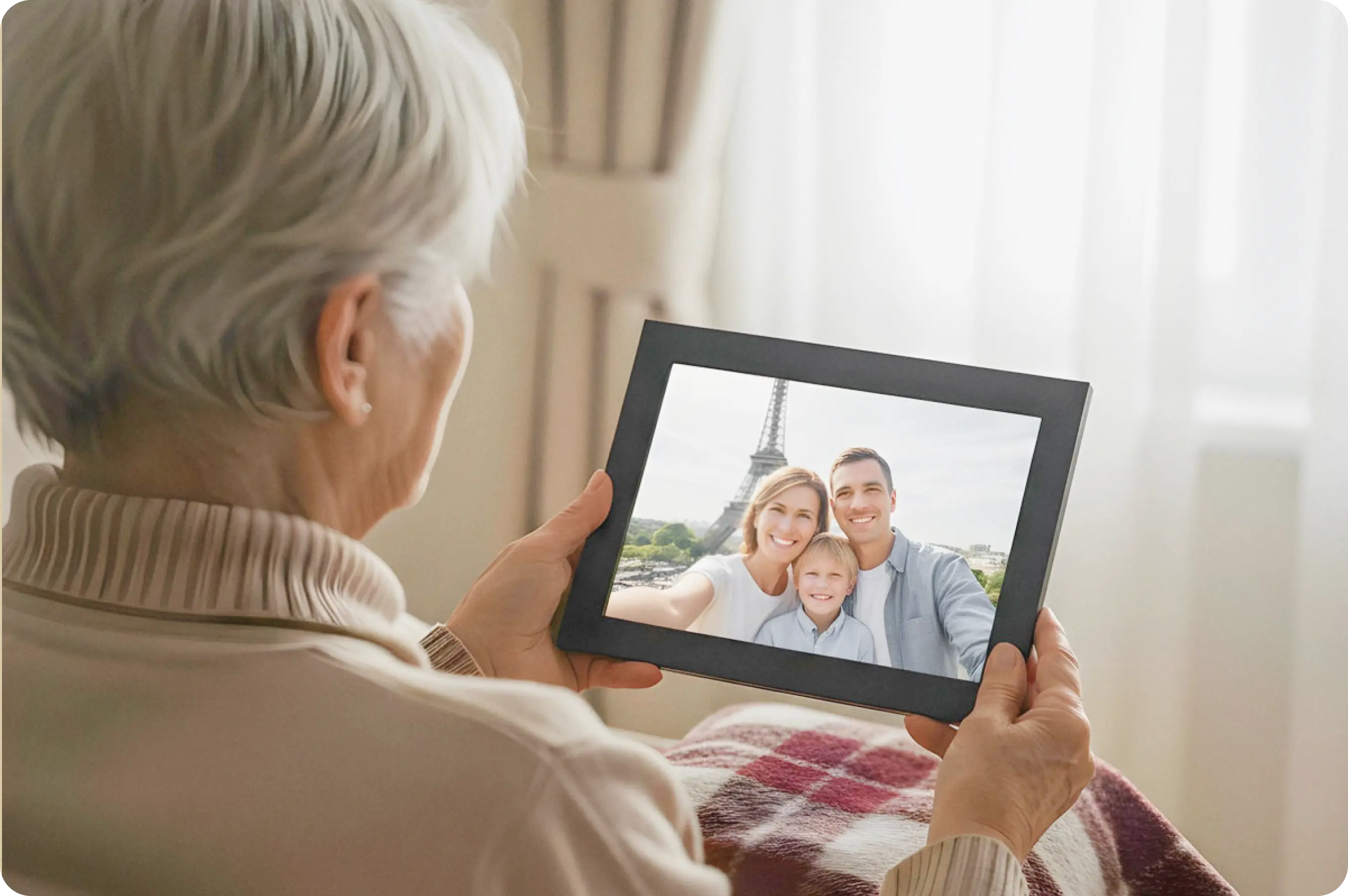 The easiest way to share family photos with seniors – Gadget Flow Inc